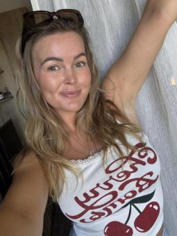 Je suis disponible pour tout vos satisfactions