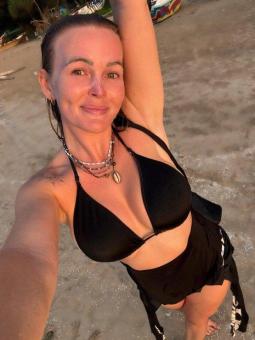 Dostupan sam za sve tvoje seksualne užitke - 6