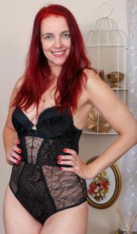 MILA MAKARSKA ZOVI 064654654 ŠALJI SMS vidi opis