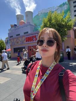 Dostupna sam kako bih osigurala Vaše potpuno zadovoljstvo