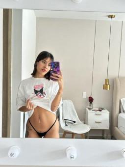 Dostupna sam kako bih osigurala Vaše potpuno zadovoljstvo