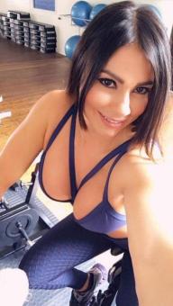 Bok dragi moji ja sam Lydie nova sam ovdje